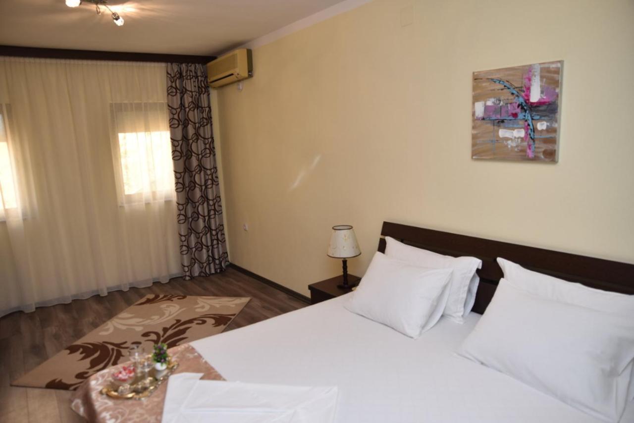 Guest House Evropa 2 Улцин Екстериор снимка