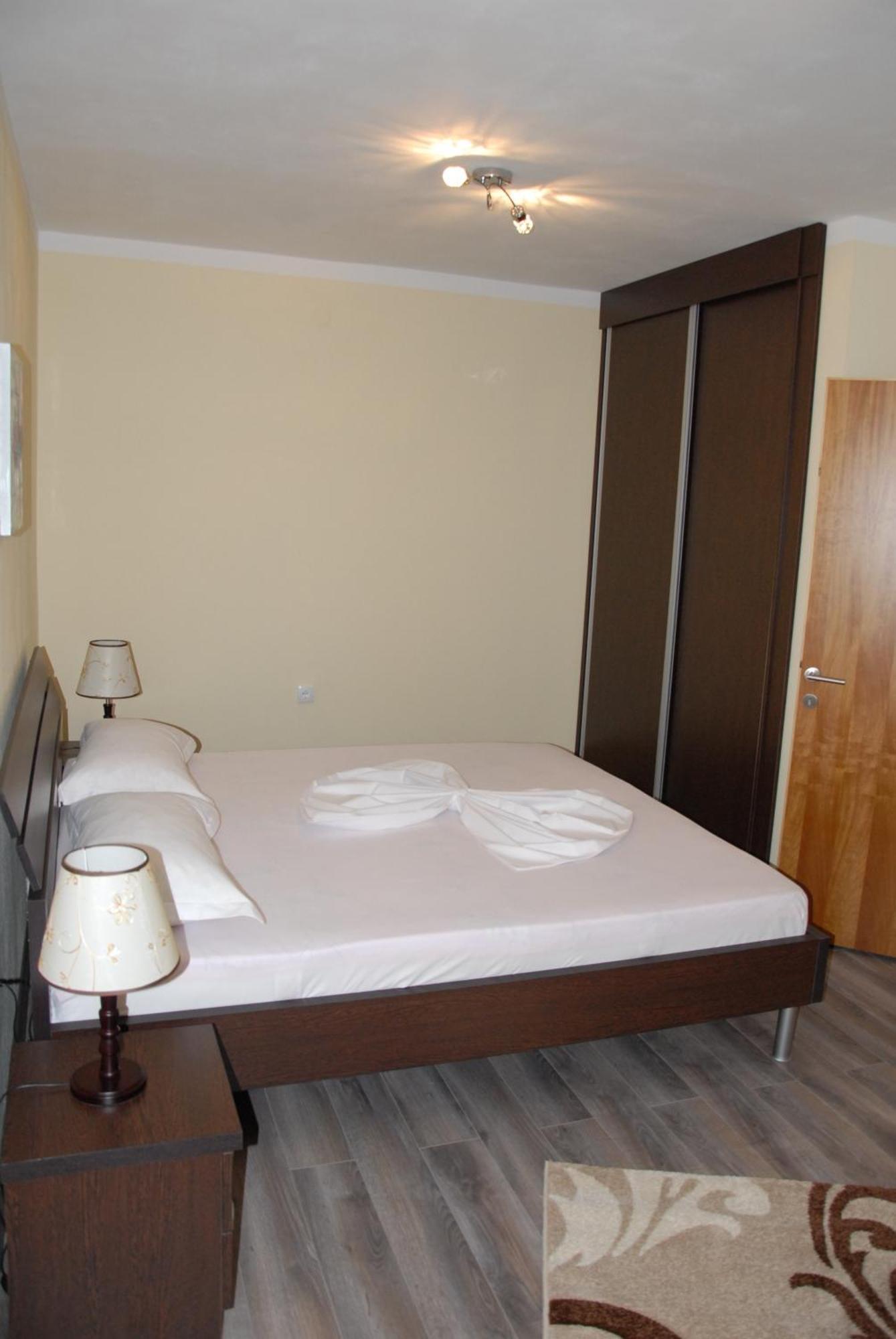 Guest House Evropa 2 Улцин Екстериор снимка