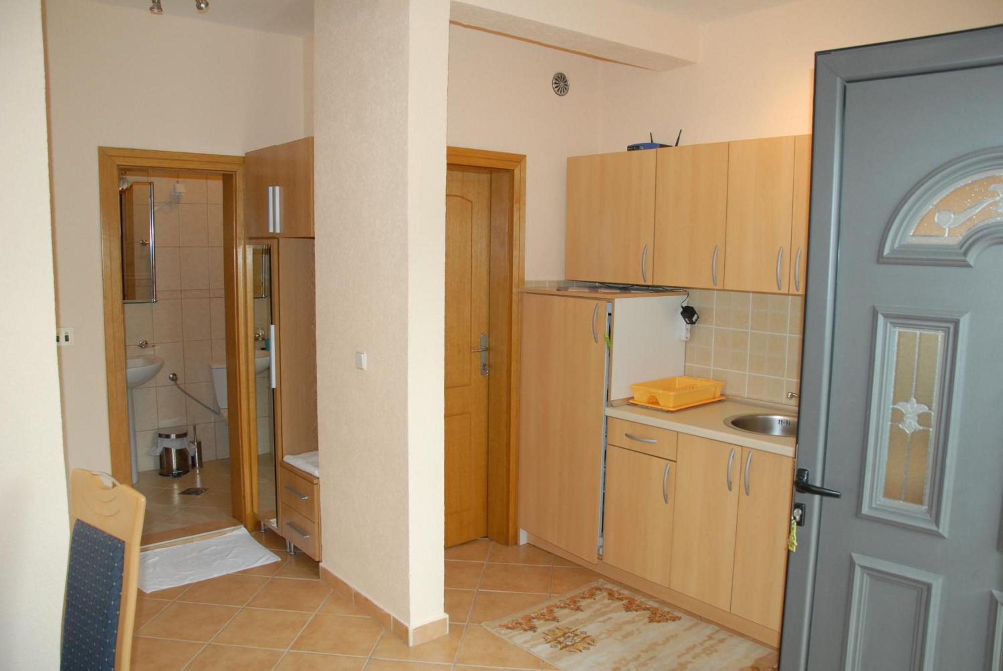 Guest House Evropa 2 Улцин Екстериор снимка
