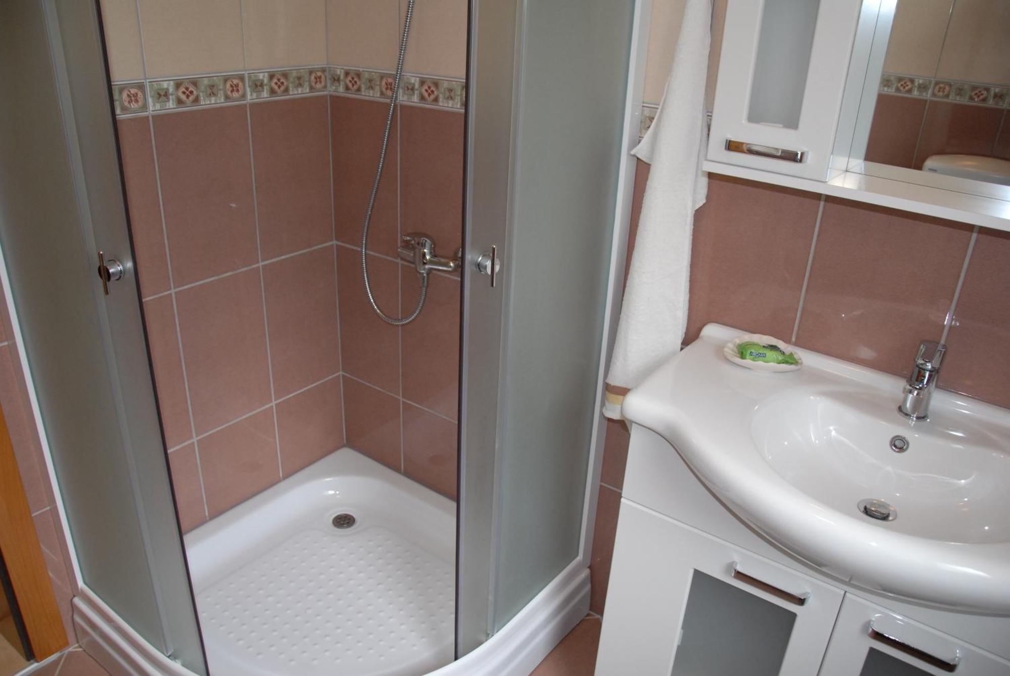 Guest House Evropa 2 Улцин Екстериор снимка