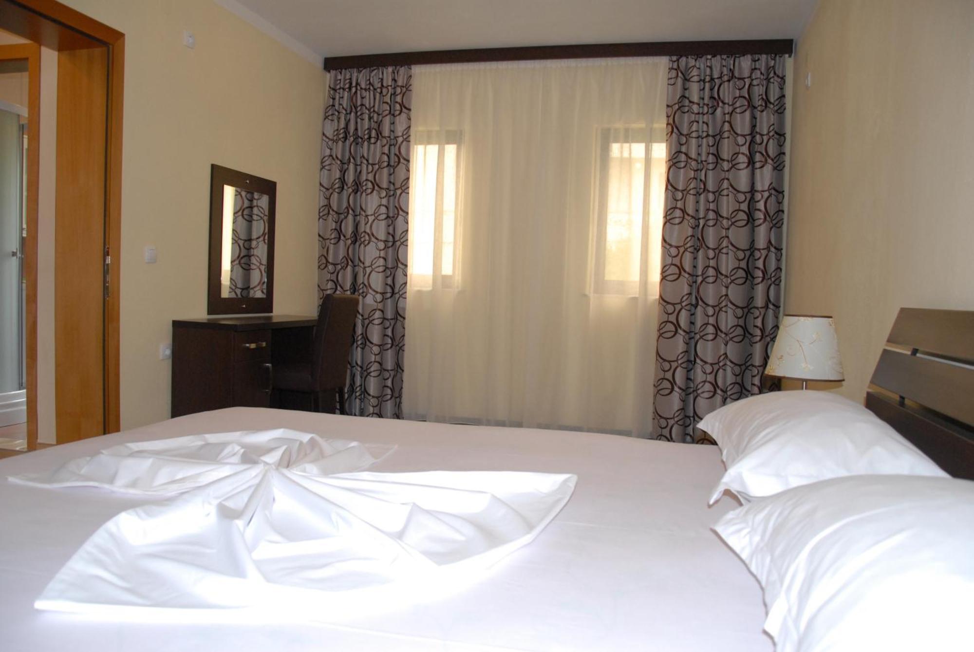 Guest House Evropa 2 Улцин Екстериор снимка