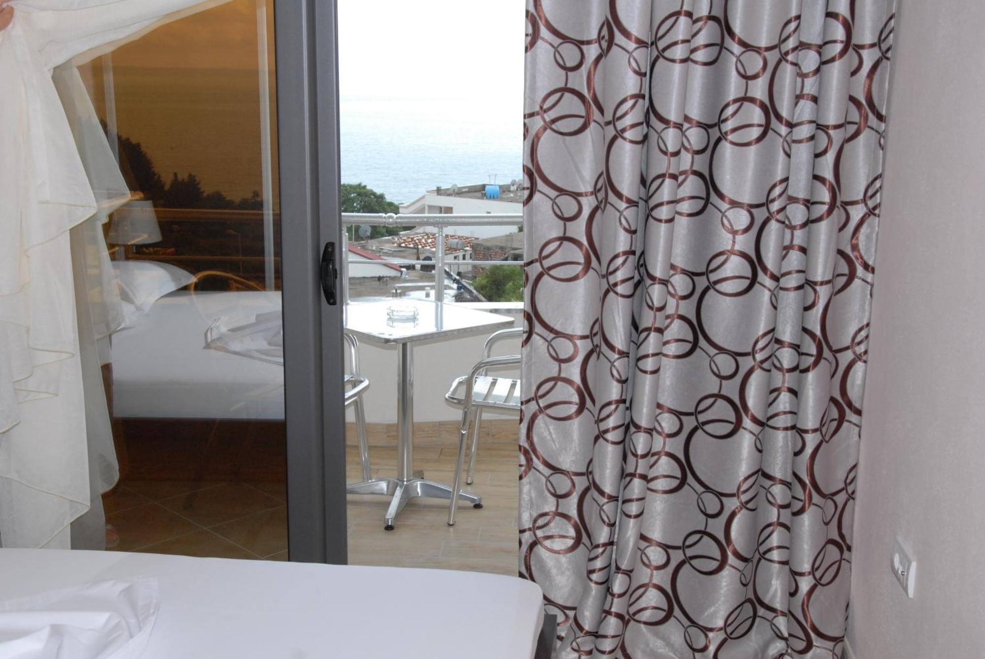 Guest House Evropa 2 Улцин Екстериор снимка