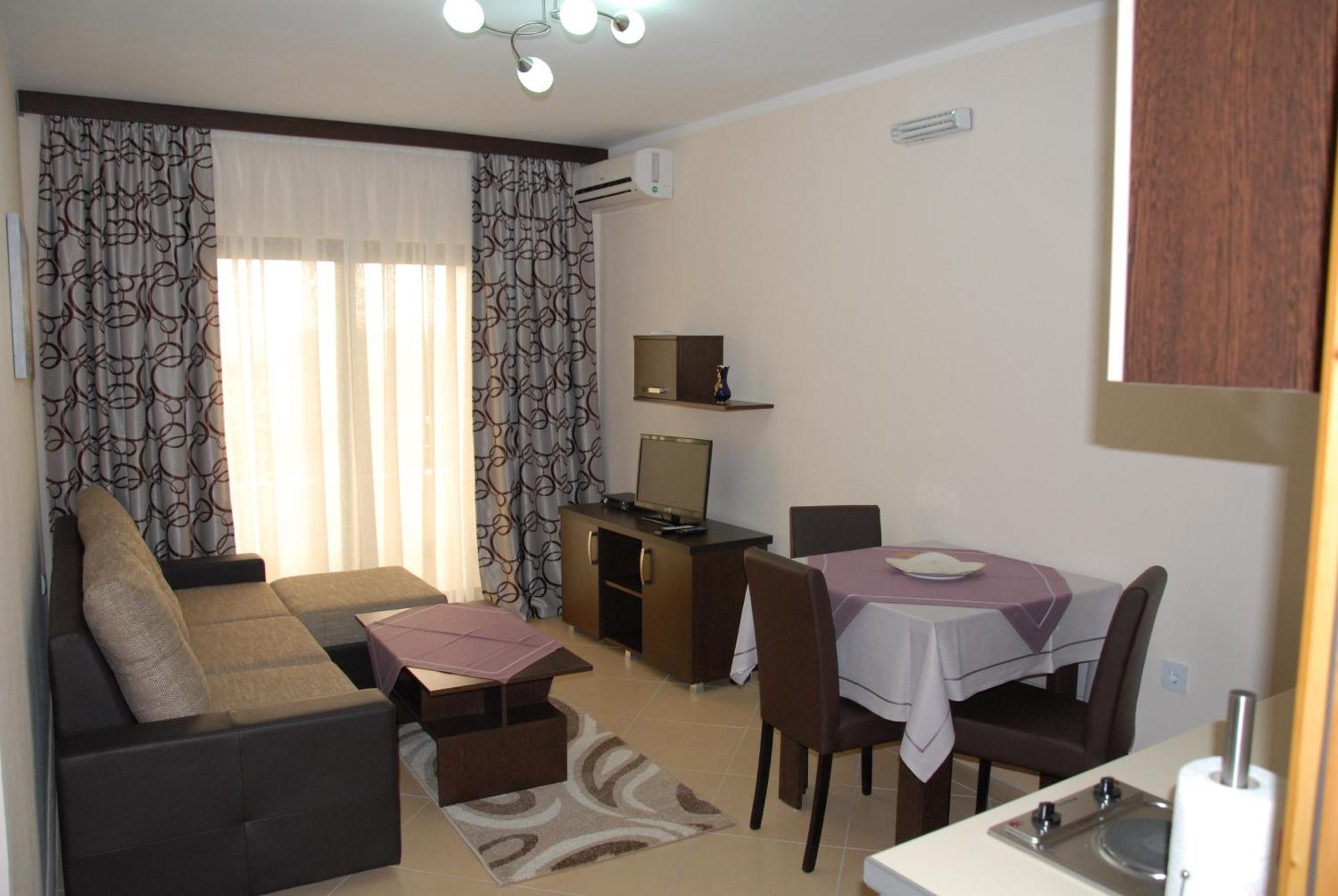 Guest House Evropa 2 Улцин Екстериор снимка