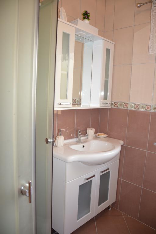 Guest House Evropa 2 Улцин Екстериор снимка