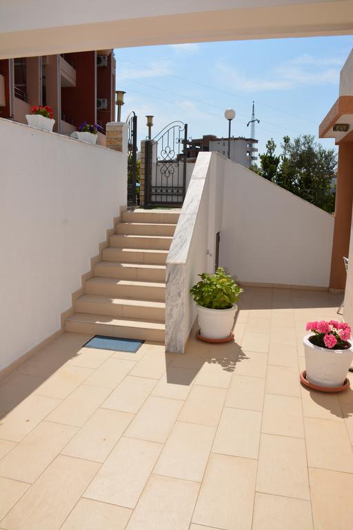 Guest House Evropa 2 Улцин Екстериор снимка