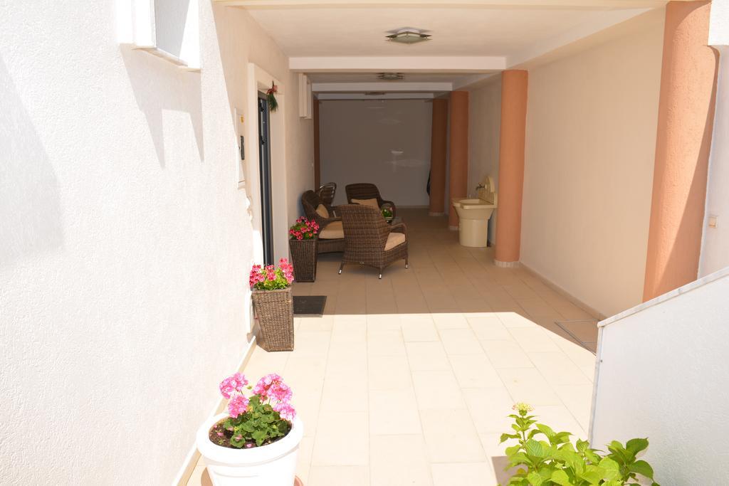 Guest House Evropa 2 Улцин Екстериор снимка