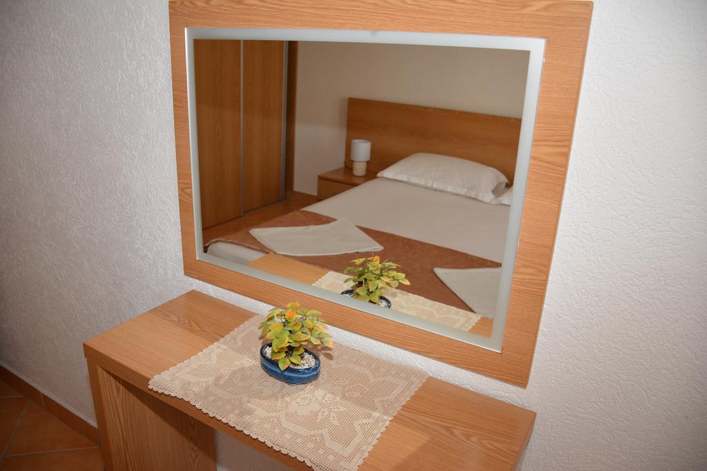 Guest House Evropa 2 Улцин Екстериор снимка