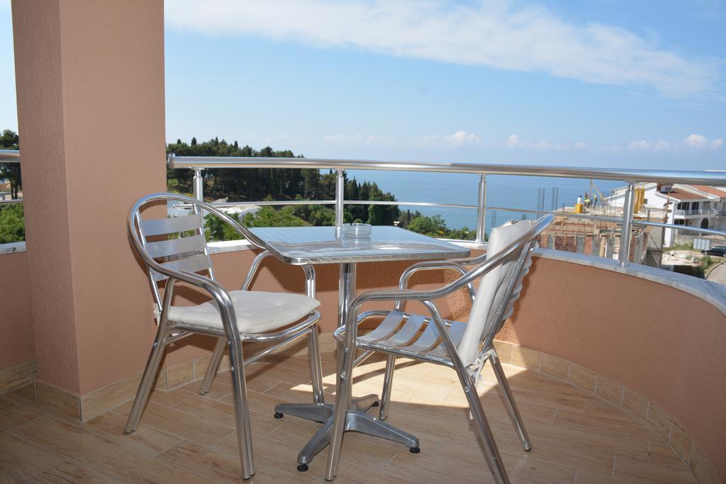 Guest House Evropa 2 Улцин Екстериор снимка