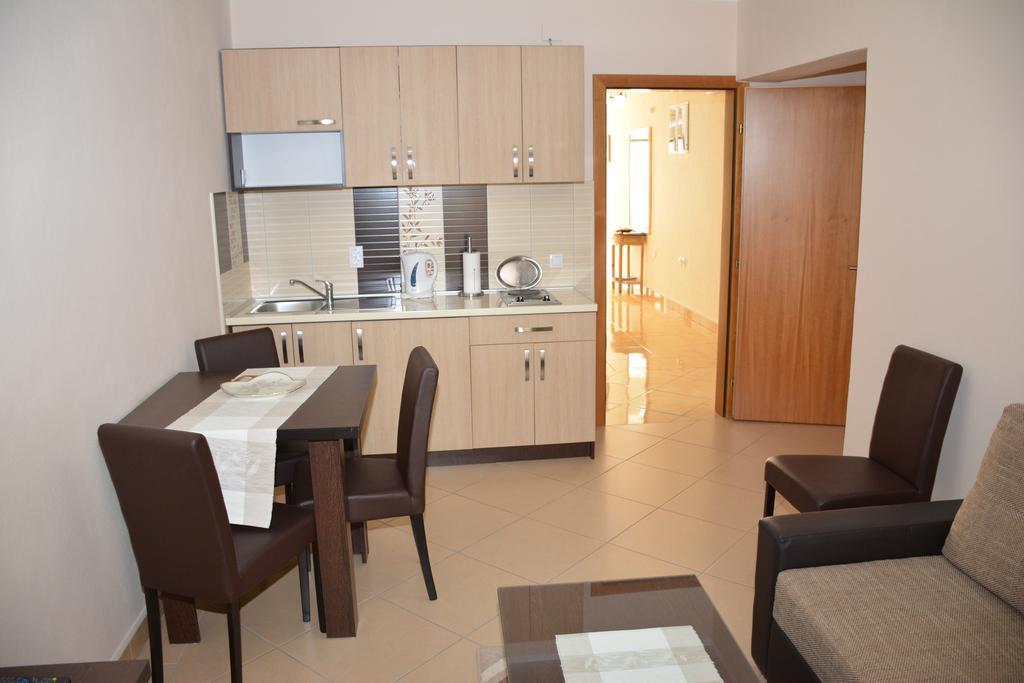 Guest House Evropa 2 Улцин Екстериор снимка