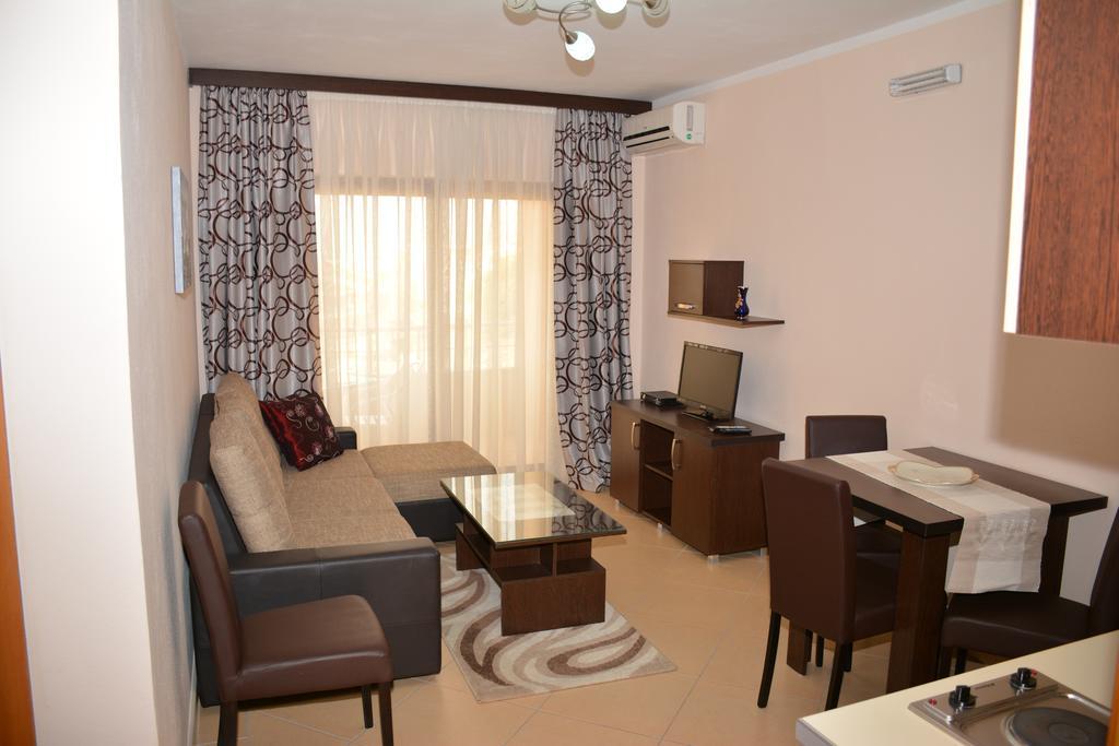 Guest House Evropa 2 Улцин Екстериор снимка
